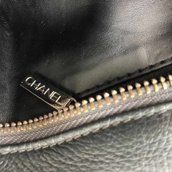 CHANEL BAG GRAY METALLIC CALFSKIN LUXE LIGNE BOWLER MEDIUM - Picture 14 of 15